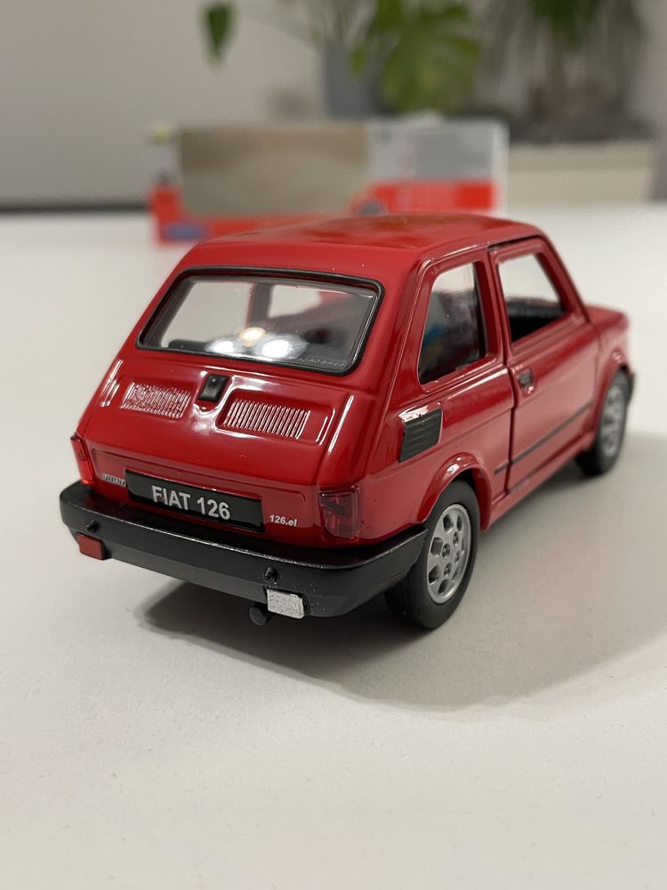 Model Fiat 126P Maluch czerwony 1/34 Welly PRL kultowe auta 126 1:34 F