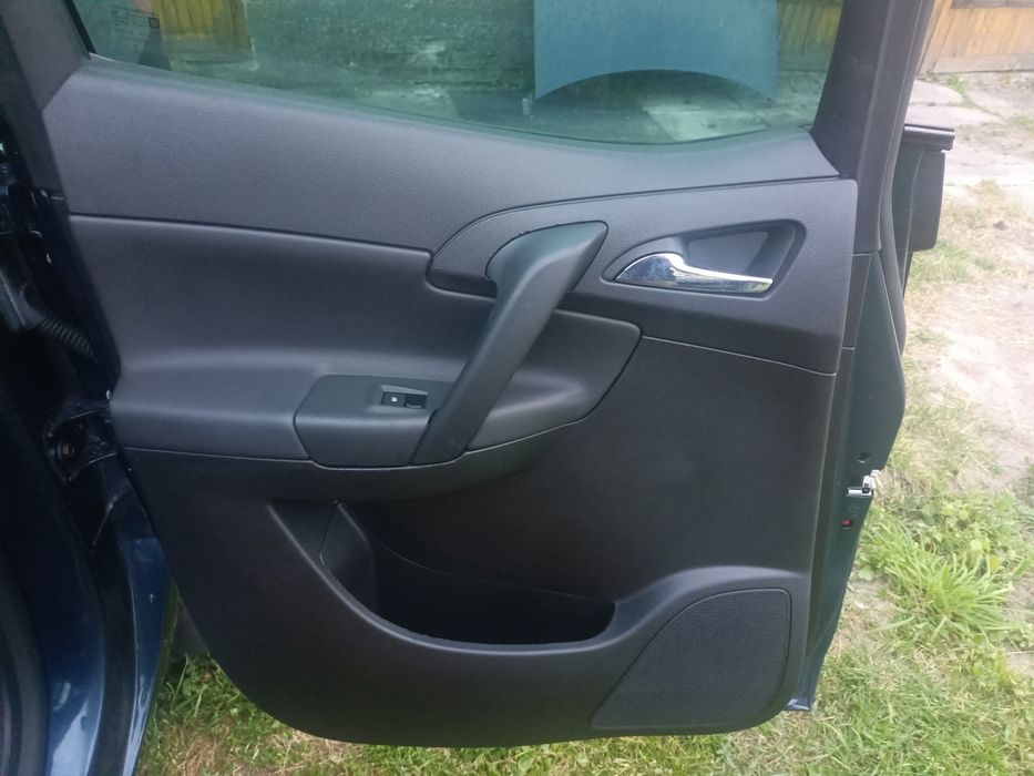 Fotele Opel Meriva B komplet foteli