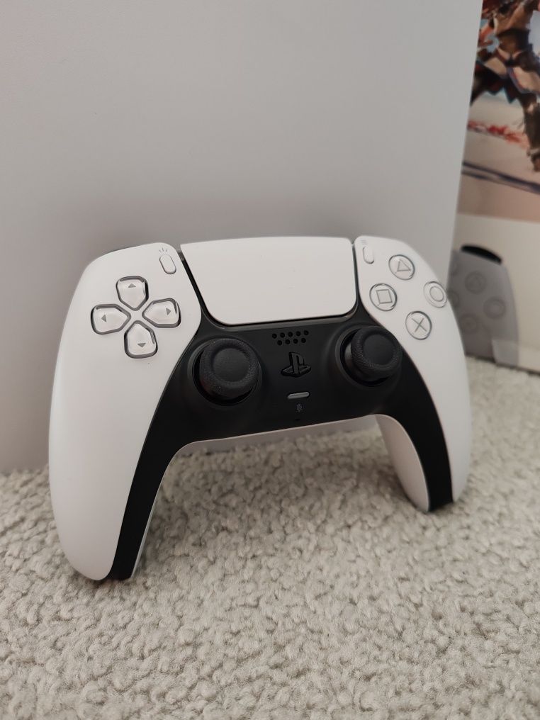 Consola PS5 Standard 825GB