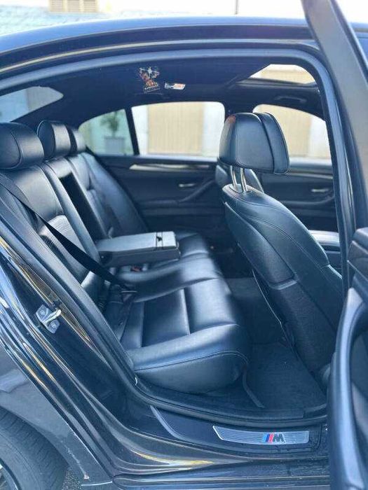 2015 BMW 5 Series 550i