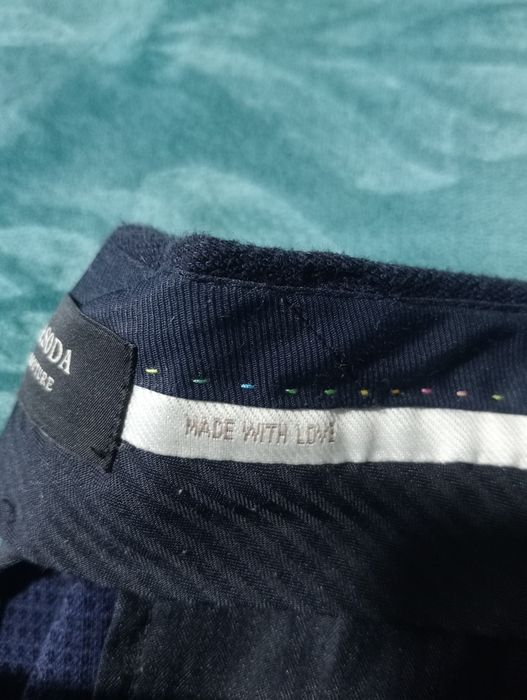 Calças azuis escuras