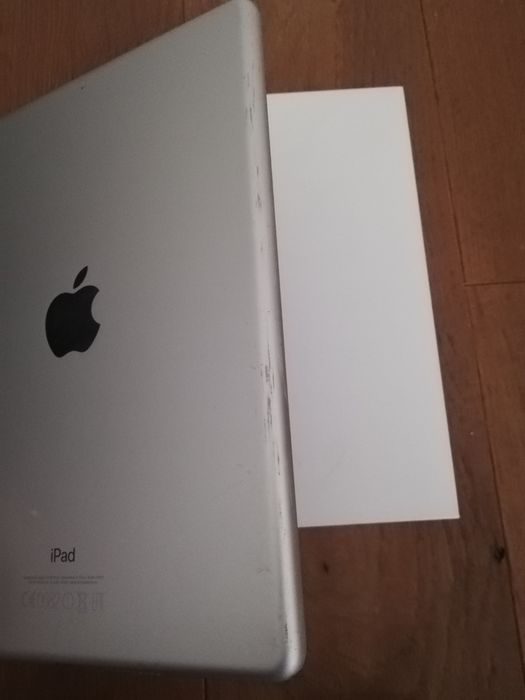 Ipad 5th generation 32gb 9.7"
