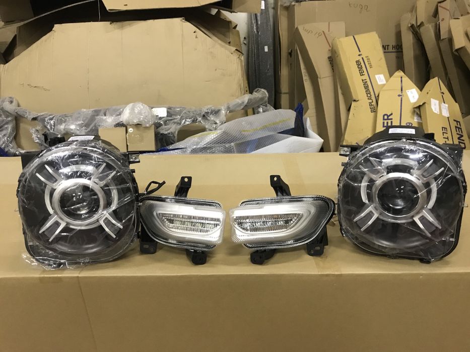 Фара ксенон Jeep renegade / 68256570AA /