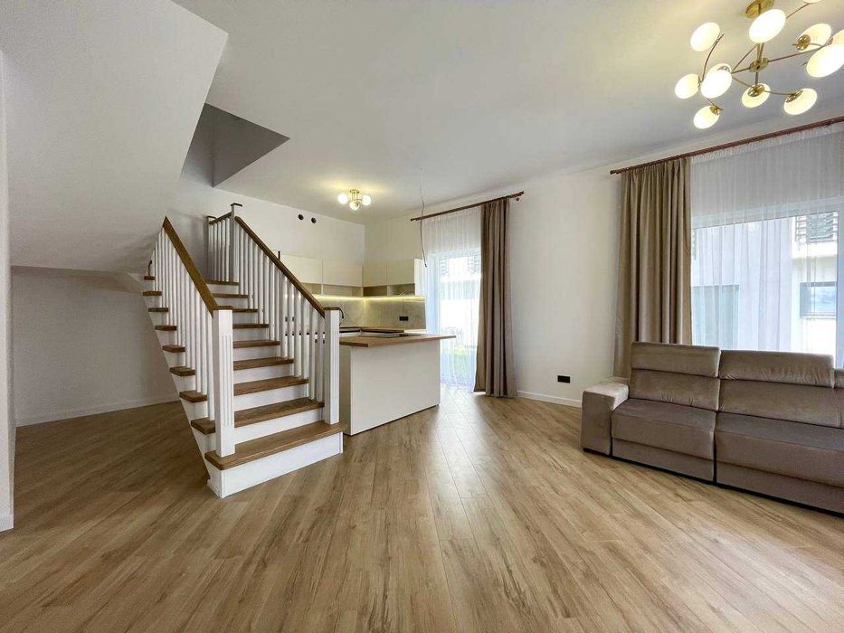 Продаж котеджу з новим сучасним ремонтом в Брюховичах.