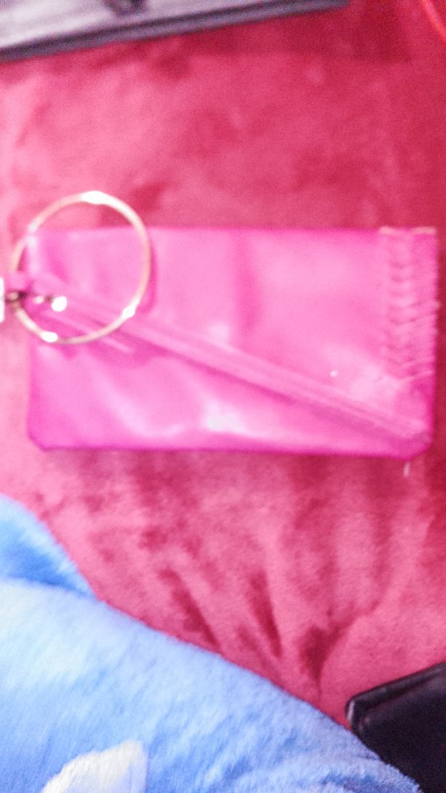 Продам женские сумки . PRIMARK. красная.RIVER ISLAND черная.  COVETED