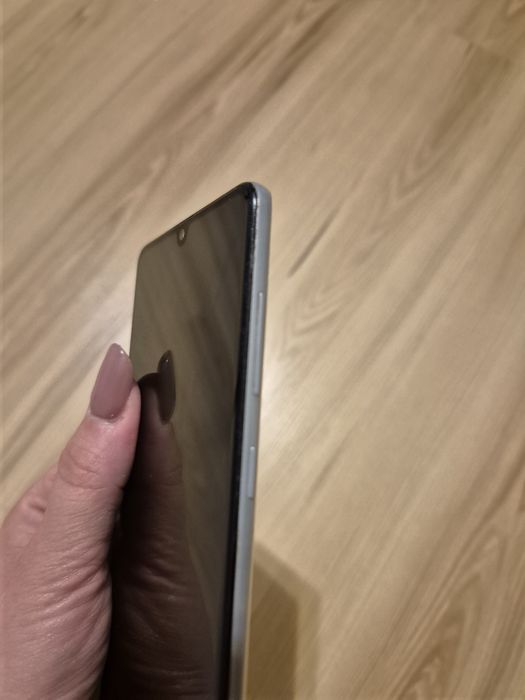 Samsung A41 biały z zewnętrzną kartą pamięci