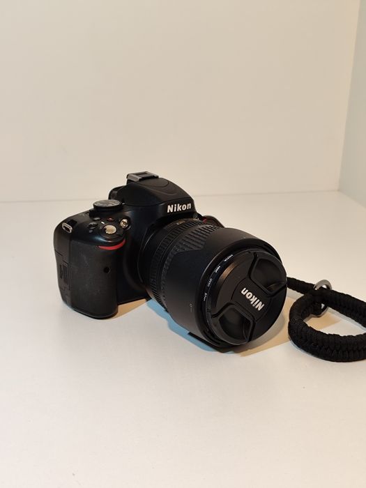 Nikon D5100 + obiektyw 18–105mm + akcesoria