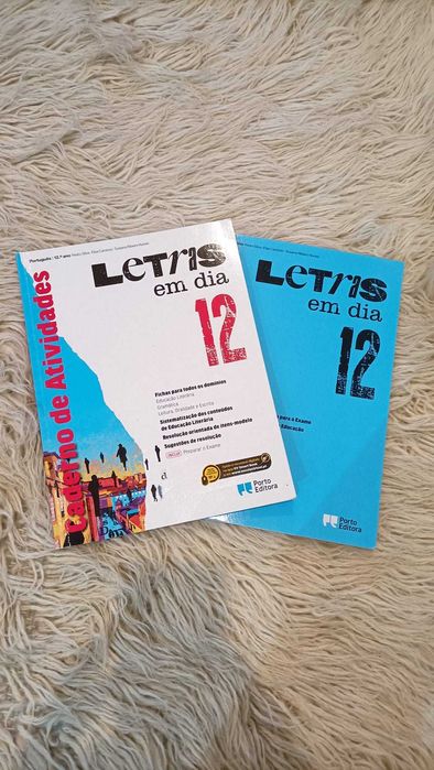 Cadernos de atividades e preparação para exame de portugues de 12º