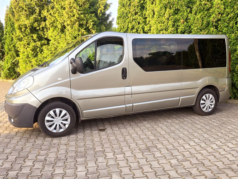 Renault trafic Long Passenger 9 osob ,skrzydełka/zamiana