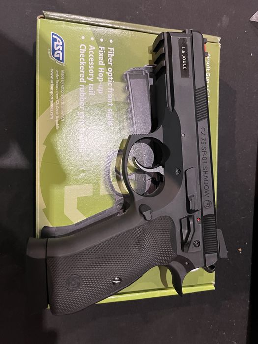 Pistolet na gaz SP-01 SHADOW