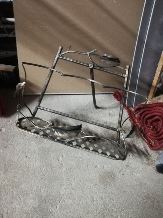 Stojak na wino trzy butelki stare złoto