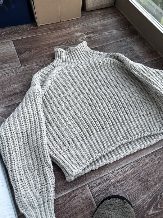 светр з горловиною  hm s