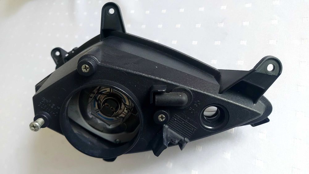 YAMAHA YZF-R 125 08-13 lampa prawa przód