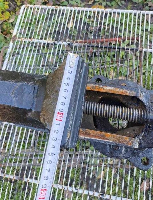 Тиски слесарные в хорошем состоянии