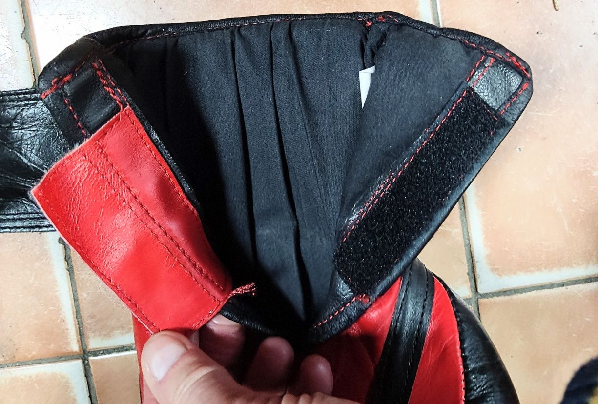 Перчатки боксерские KWON Knocking кожаные 12oz.