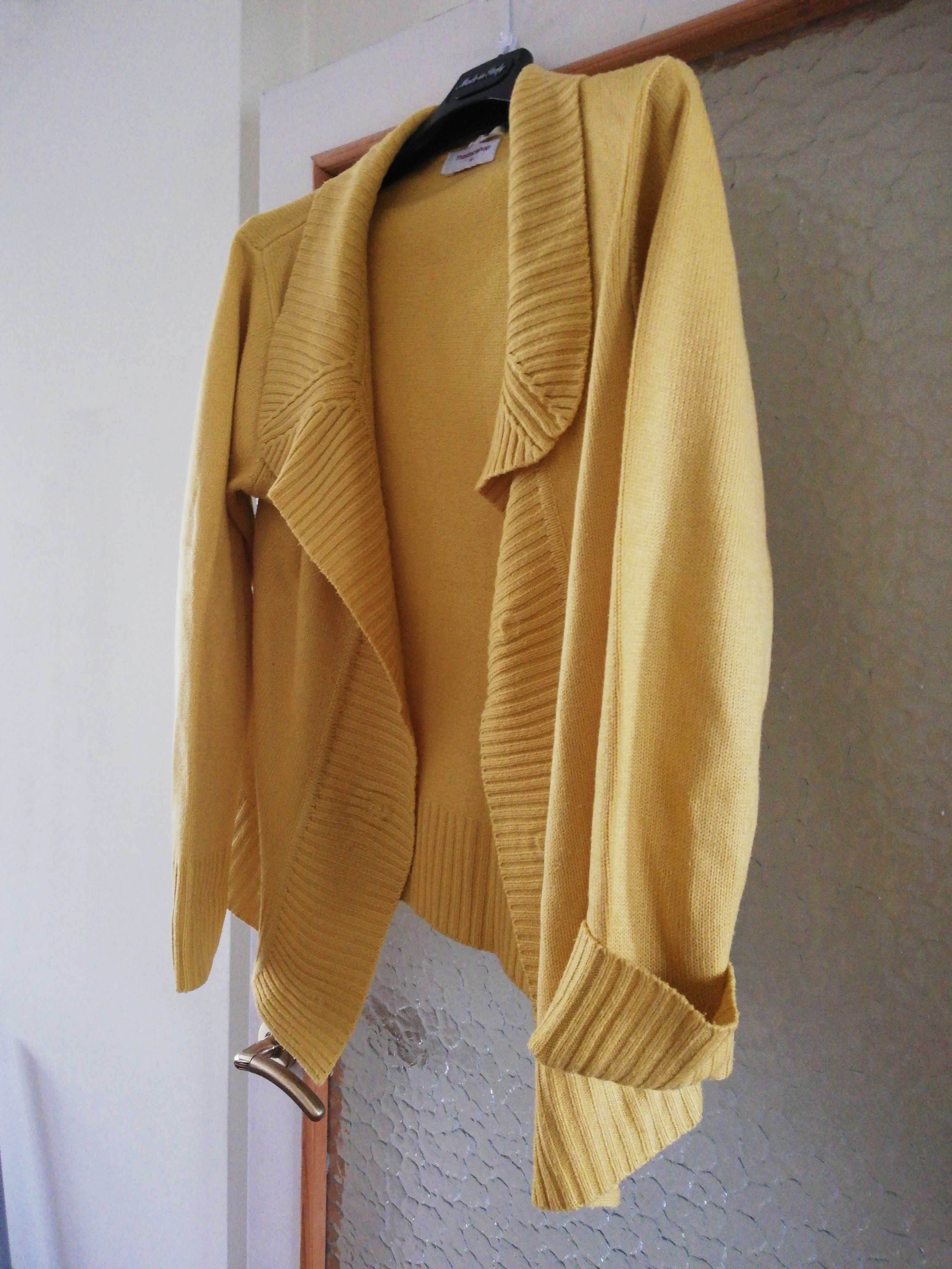 Sweterek lekki w kolorze słoneczym