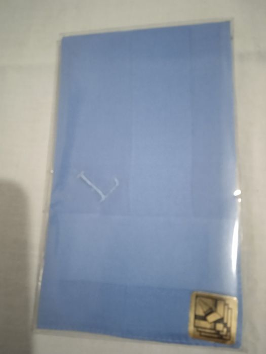 Três lencos de pano para homens.