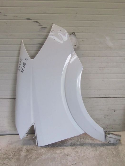 mercedes sprinter 906 błotnik prawy przód lift (uszkodzony)