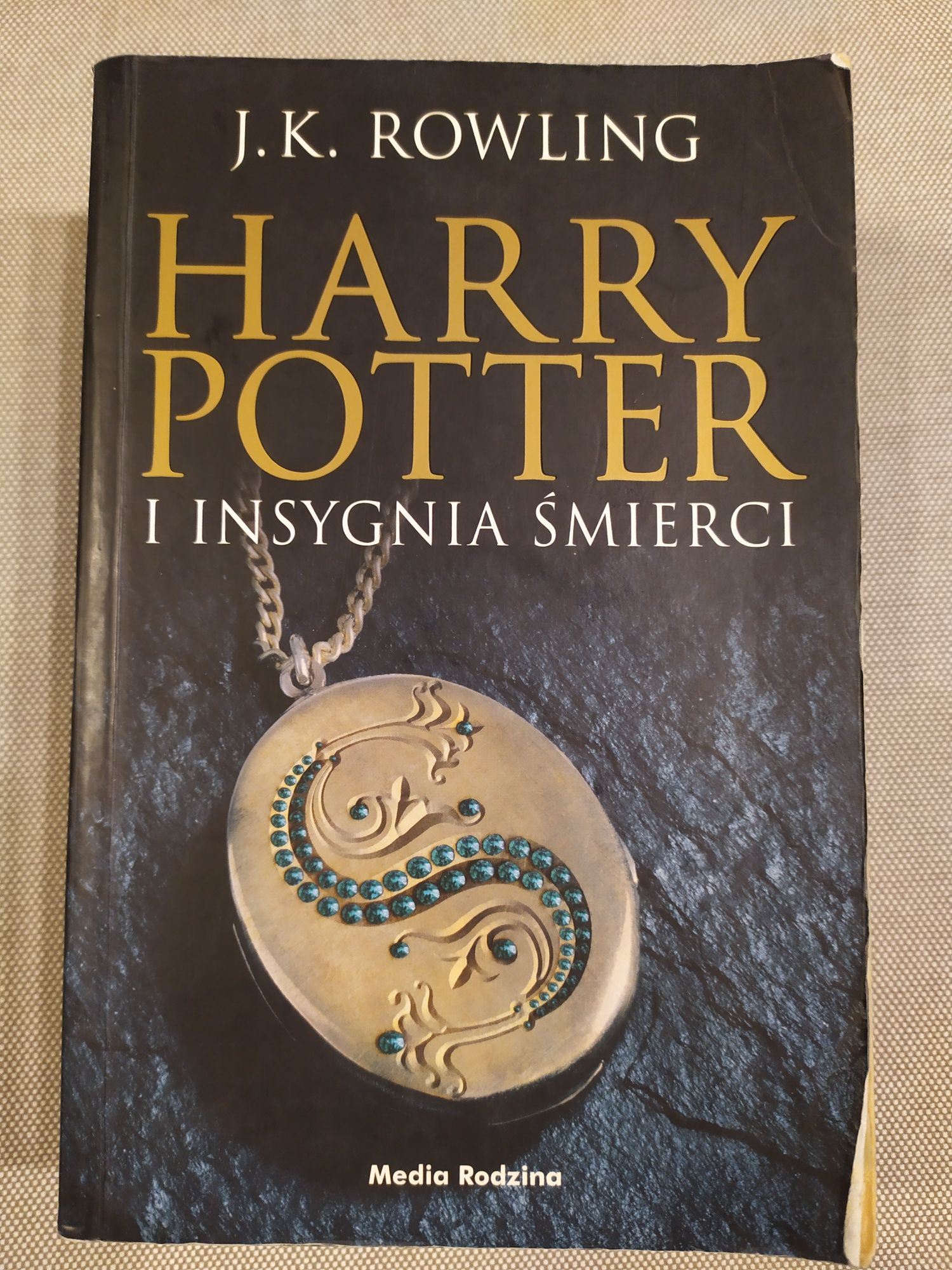 Harry Potter i insygnia śmierci. J. K. Rowling