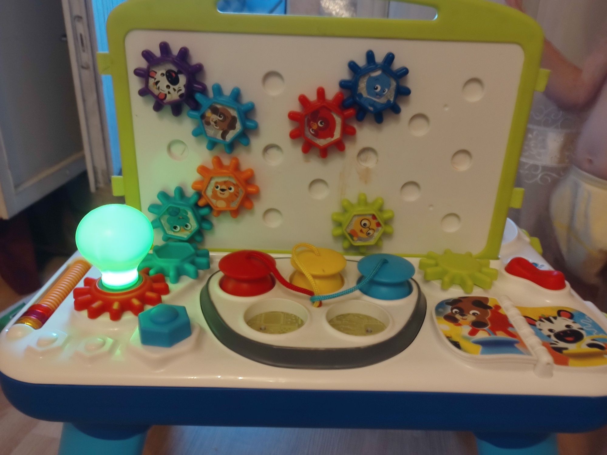 Продам Ігровий центр Baby Einstein Curiosity Table
