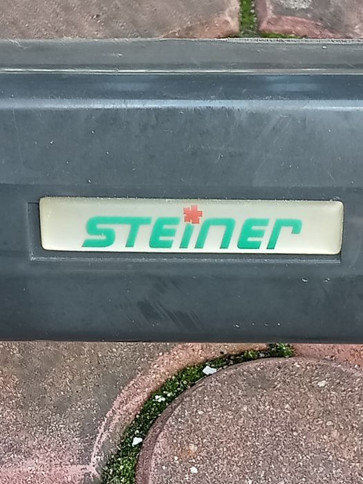 Krzesła ogrodowe Steiner.