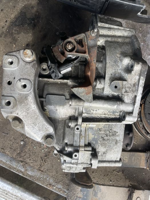 Skrzynia biegow vw touran vw passat 2.0 diesel KNS