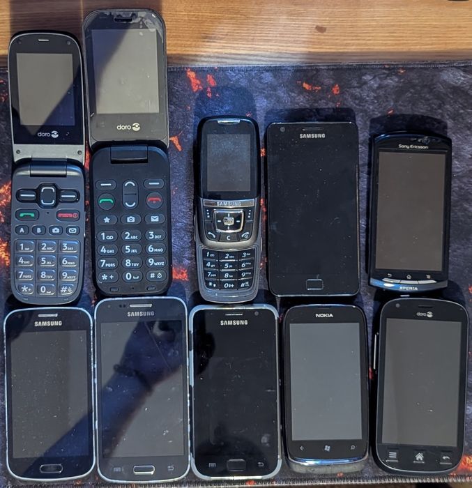 Лот мобільних телефонів 9 шт (Samsung/Nokia/Sony Ericson/Doro)