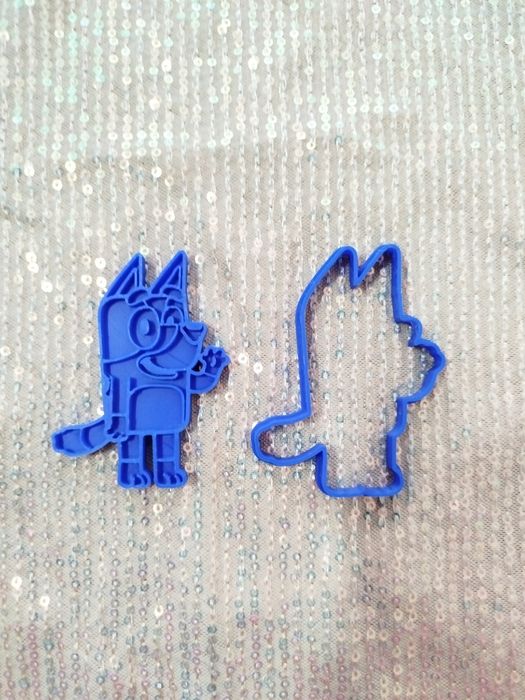 2 cortadores de bolacha/biscoitos Bluey e Bingo