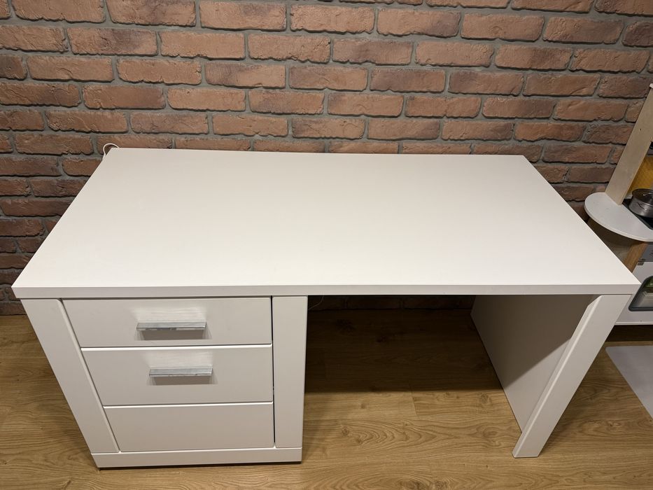 Biurko FORTE SNOW białe 140x70 cm z szufladą i szafką SNWB21-C50