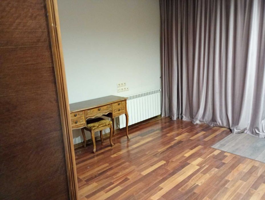 Оренда. вул. Сахарова, 80-А Новобуд Ближній центр Трирівнева. Паркінг!