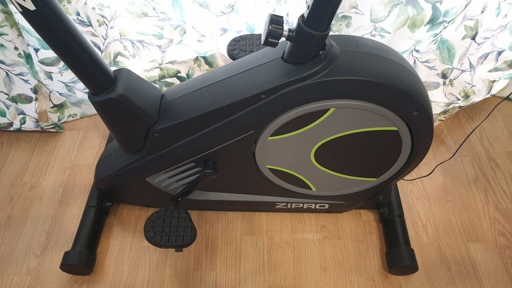 Rower stacjonarny treningowy Zipro Flame magnetyczny
