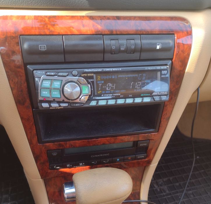 Radio Alpine CDA-9813r kultowe vintage Car-audio - uszkodzone