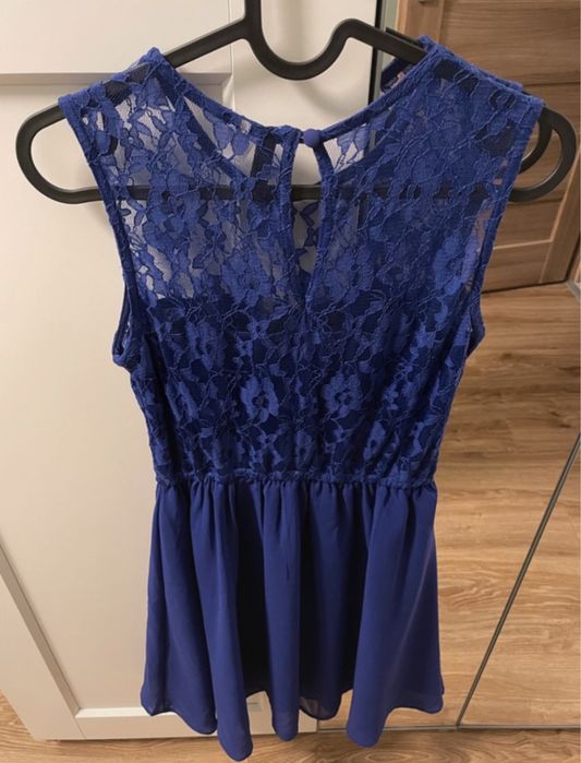Granatowa kobaltowa sukienka z koronką na studniówkę wesele H&M S