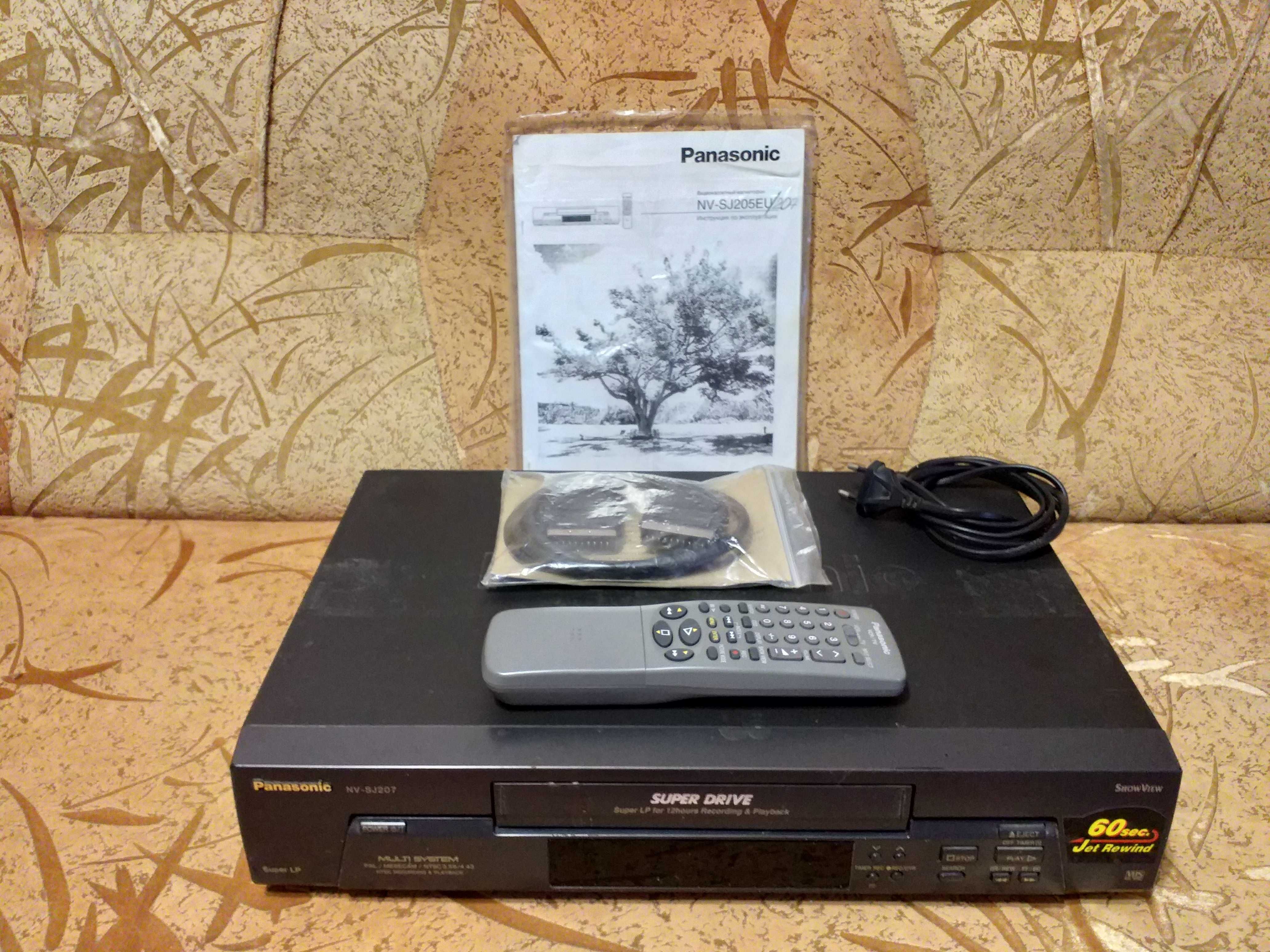 Видеомагнитофон Panasonic NV-SJ207EE - в отличном рабочем состоянии