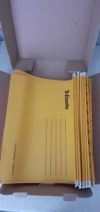 Набiр підвісних папок Esselte Pendaflex 25 шт Жовтi (90314)