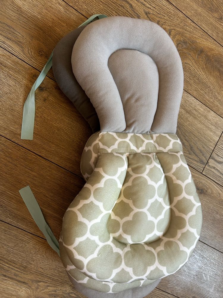 Poduszka do karmienia Nursing Pillow