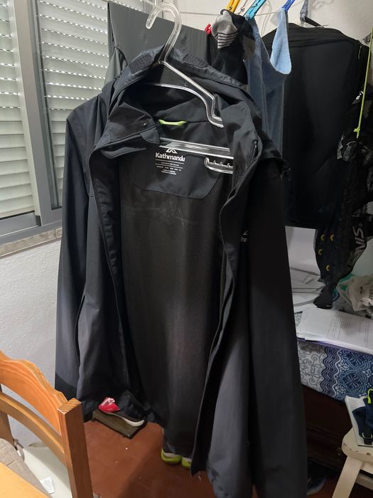 Capa de chuva, casaco corta vento Kathmandu