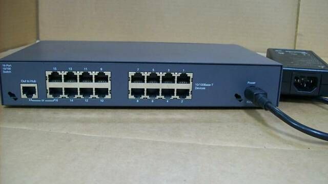 Switch HUB Profissional Intel InBusiness - 16 portas 10 / 100Mbps