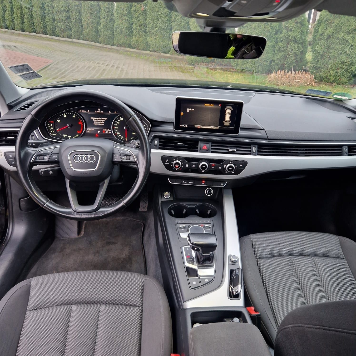 Audi A4 B9 2016r