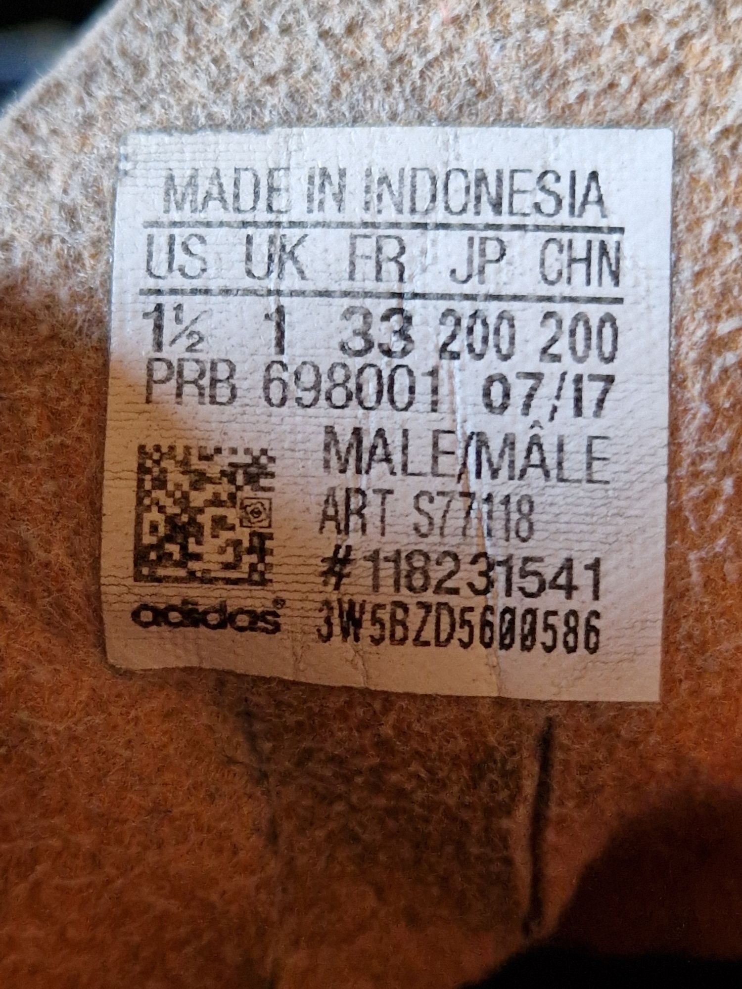 Halówki adidas r 33