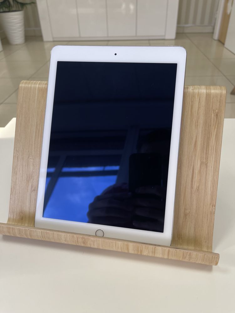 Apple iPad Air 2 64Gb Silver/Space