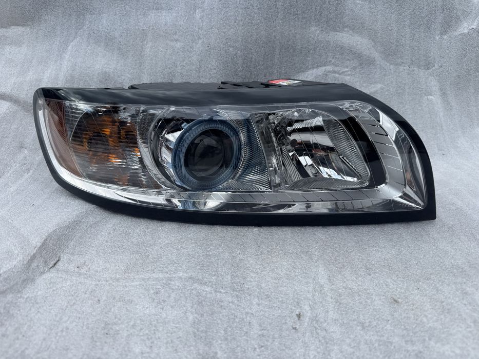 Reflektor xenon volvo v50 lift nowy 32206,145