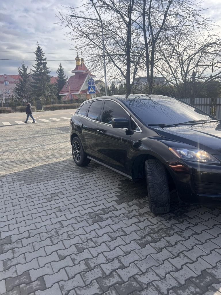 mazda CX7 чорного коліру