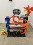 Hot Wheels Atak Smoka