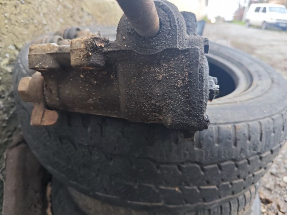 Продам рулевой редуктор 2105 2107