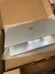 MacBook Pro 19 novo