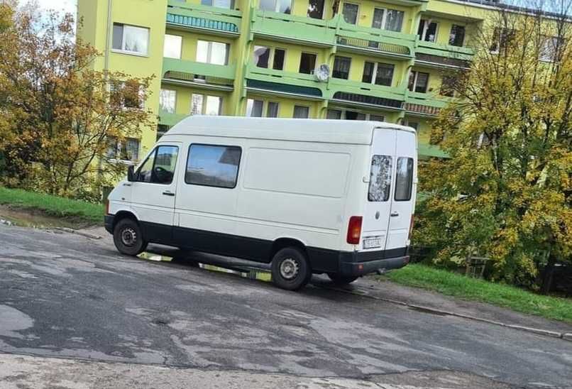 Busy osobówki .Transport aut osobowych , busów, pojazdow rolniczych