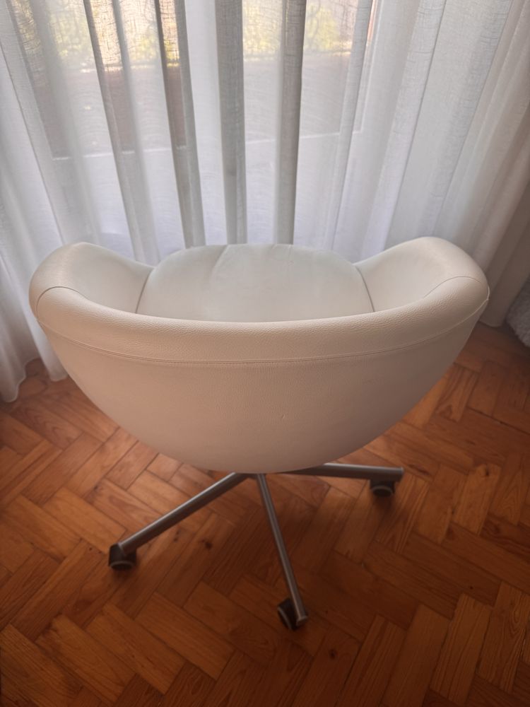 Cadeira IKEA Skruvsta