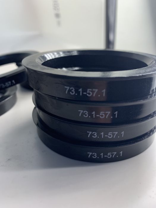 Проставочное центровочное кольцо 73,1 / 57,1 для автомобильных дисков.
