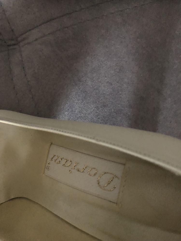Sapatos brancos que podem ser para noiva n 36 Doriani pronoivas
